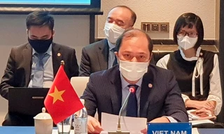 Thứ trưởng Nguyễn Quốc Dũng dẫn đầu đoàn Việt Nam dự hội nghị. (Ảnh: Mofa)