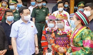 Chủ tịch Quốc hội Vương Đình Huệ kiểm tra công tác chuẩn bị bầu cử