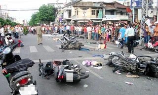 9 người thương vong vì đứng xem tai nạn giao thông