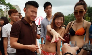 Ớn lạnh tiệc bikini