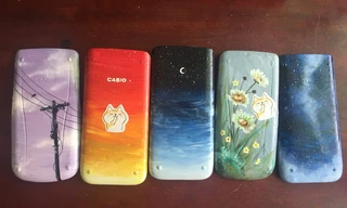 Sợ mất máy tính cầm tay, hội teen đã sáng tạo ra một “trend” độc đáo thế này đây!