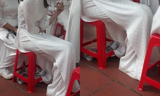 Nữ sinh mặc áo dài truyền thống dự lễ khai giảng, nhưng khi nhìn kĩ ai cũng phải trầm trồ