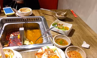 Quản lý nhà hàng buffet phạt khách 200K vì để thừa rau “tố” khách hàng diễn vai nạn nhân
