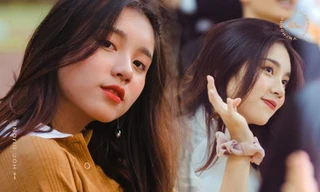 Cô nàng thủ khoa khối D1 đang gây sốt: Gương mặt xinh lung linh, học hành siêu đỉnh!