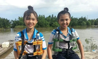 Sáng chế áo phao cứu sinh bằng vỏ chai nhựa của học sinh lớp 5 trở nên “hot” trong mùa lũ