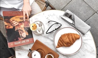 Làn sóng đổ bộ của các quán cà phê “Tây hóa” đang được giới trẻ Hà Nội “thả tim“