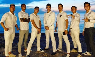 Dàn cầu thủ đình đám diện dresscode trắng xuất hiện trong đám cưới Công Phượng ở Phú Quốc