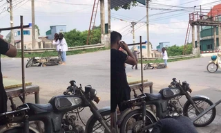 Cộng đồng mạng chú ý tới hành động khó hiểu của hai nữ sinh sau khi bị ngã xe