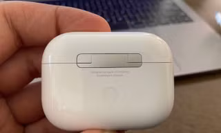 Xuất hiện hình ảnh đầu tiên của AirPods Pro được sản xuất ở Việt Nam