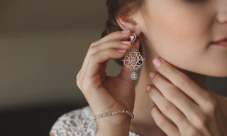 Công việc trong mơ: Chụp ảnh đăng lên mạng xã hội, sở hữu trang sức hàng trăm triệu đồng