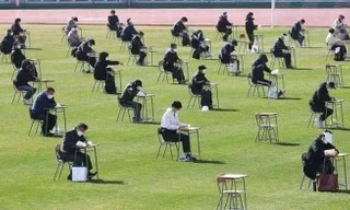 Cách học sinh Hàn Quốc làm bài thi giữa mùa dịch COVID-19