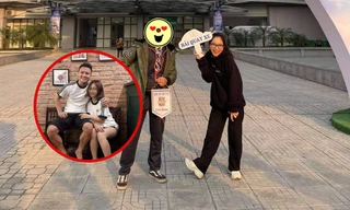 Bức ảnh hot nhất hôm nay: Nhật Lê rạng rỡ cầm biển “Hải quay xe”, không biết có ý gì đây?