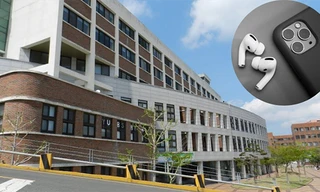 Một trường Đại học tặng iPhone 12 Pro Max và AirPods làm quà cho sinh viên năm nhất