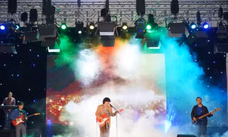 Đắm chìm trong những bản nhạc Indie của Ngọt trên sân khấu Học viện Báo chí & Tuyên truyền