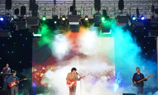 Đắm chìm trong những bản nhạc Indie của Ngọt trên sân khấu Học viện Báo chí & Tuyên truyền