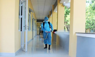 Nỗi lo từ lịch trình của BN 1553 ở Quảng Ninh: Đi họp lớp, hát karaoke, dự tiệc tất niên