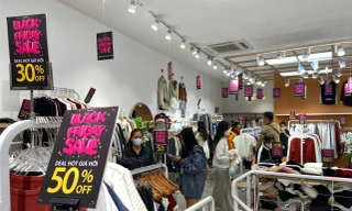 Black Friday: Vì sao nhiều nơi giảm giá 'sập sàn' vẫn ế?