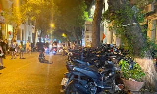 Xử lý hàng loạt bãi xe tự phát 'chặt chém' quanh phố Hàng Mã dịp Trung thu 