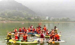 'Hốt bạc' dịch vụ thuê thuyền dã ngoại ở ngoại ô Hà Nội 