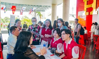 Nhiều bệnh viện 'đặt chỗ' tuyển dụng sinh viên khối sức khỏe trước khi tốt nghiệp