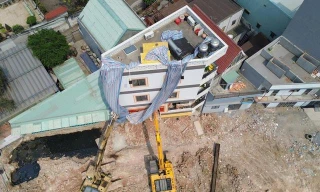 Hình ảnh tiệm vàng 'siêu mỏng' ở Bình Dương đang bị phong tỏa