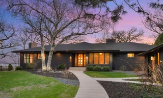 Cải tạo biệt thự cổ ven biển thành kiệt tác 