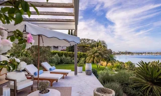 Ngắm nhà một tầng tầm nhìn ôm trọn vịnh du thuyền nổi tiếng