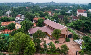 Ấn tượng ngôi nhà gỗ xoan độc đáo ở làng quê 