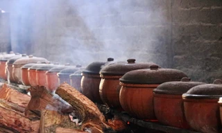 Cá kho làng Vũ Đại tới tấp đơn hàng Tết