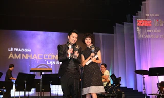 Tùng Dương và Lê Cát Trọng Lý- hai quán quân của Cống hiến 2010 Ảnh: BTC