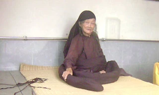 Thực hư lão bà thần tiên 60 năm không gội đầu vẫn thơm