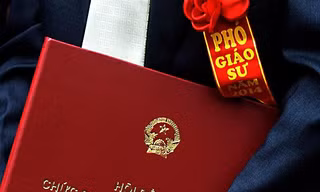 582 người đạt tiêu chuẩn xét giáo sư, phó giáo sư 2024