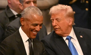 Tổng thống Trump nói gì với ông Obama trong video gây sốt?
