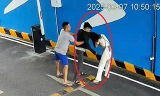 Bản tin 8H: Chồng cũ tìm tới tận chỗ làm, đánh túi bụi người phụ nữ