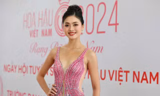 Á hậu Ngọc Hằng và Phương Anh đọ sắc cùng dàn hoa khôi, á khôi sinh viên