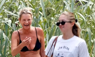 Mặt mộc gây sốc của Kate Moss