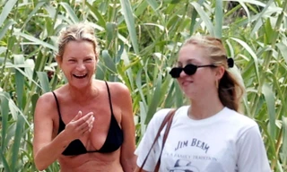 Mặt mộc gây sốc của Kate Moss