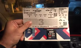 'Loạn' giá vé chợ đen trận chung kết Việt Nam - Malaysia