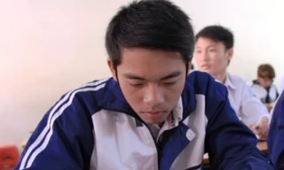 Khen thưởng nam sinh dũng cảm cứu người