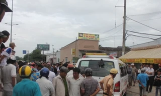 Hai vợ chồng chết thảm dưới bánh ô tô