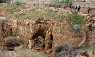 Ai Cập bơm nước biển ngập các đường hầm 