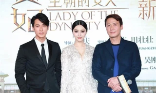 Phạm Băng Băng diện váy xẻ ngực, lấp ló vòng 1 đầy đặn