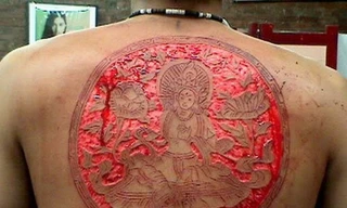 Rùng mình thú xăm...khoét thịt, đục da như thời trung cổ 