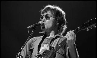 Lọn tóc của John Lennon được 'hét giá' gần 500 triệu đồng