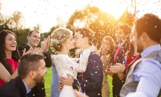 Kiếm bộn tiền nhờ...đi ăn cưới thuê ở xứ Hàn