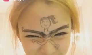 Bùng nổ trào lưu 'khuôn mặt nhảy nhót' ở Trung Quốc