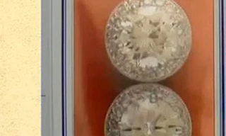 Bán nhầm hoa tai kim cương cho hàng đồ cũ