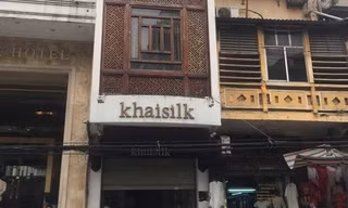 Cửa hàng Khaisilk ở Hà Nội bị kiểm tra