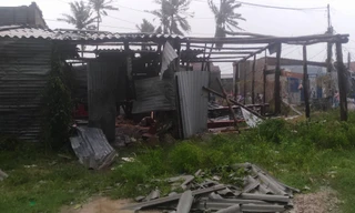 Hình ảnh tan hoang ở xã Đại Lãnh, huyện Vạn Ninh, tỉnh Khánh Hòa, nơi được nhận định là tâm bão của cơn bão số 12. Ảnh: Nguyễn Dũng