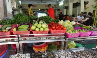 Giáp Tết, nhiều cửa hàng bán đồ quê đông khách. Ảnh minh họa.